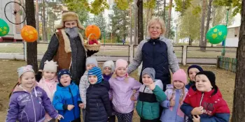 Мы прогулку любим очень, каждый быть здоровым хочет!